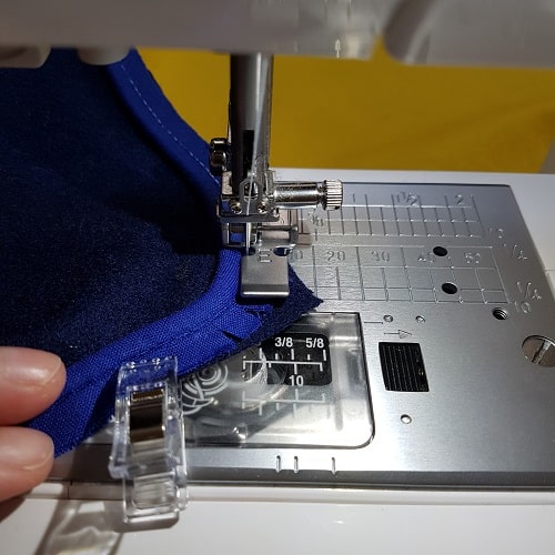 coudre passepoil dans l'angle de cape et d idees min